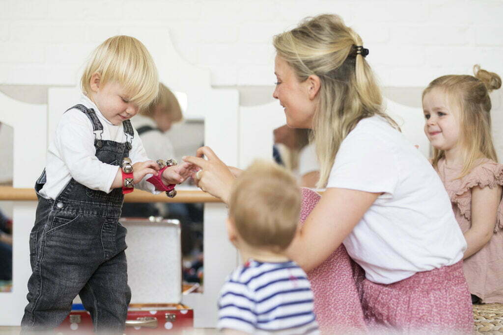 Samen spelen bij Devi Kids